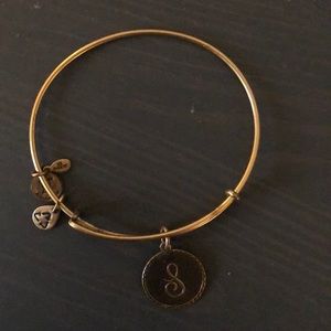 🎉closet clear out! Alex and Ani “s” bracelet